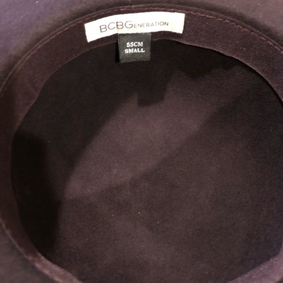 BCBG Wool hat with tri-color woven leather hatband. - Picture 7 of 7